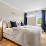Spacious And Peaceful With A Private Gym Apartamento