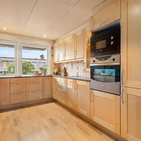 15 Minutes From Center - 5 Minutes From Recreation Area - Well-equipped Gym