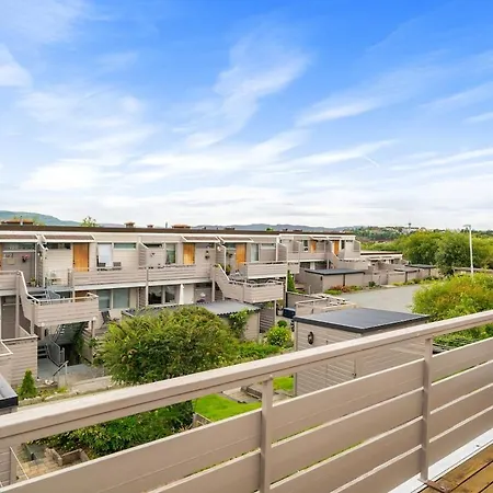 15 Minutes From Center - 5 Minutes From Recreation Area - Well-equipped Gym