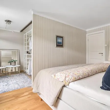 15 Minutes From Center - 5 Minutes From Recreation Area - Well-equipped Gym